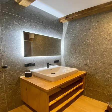Apartment Schnurr-bartl With Panoramic View Saalfelden