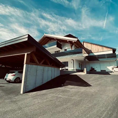 Schnurr-bartl With Panoramic View Apartment Saalfelden