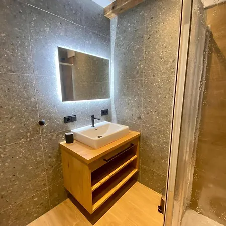 In Near Slopes Apartment